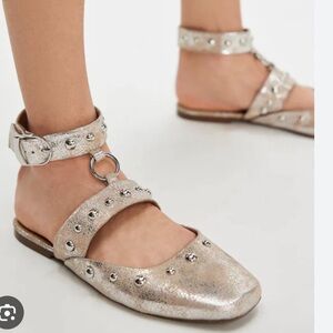 ‼️DELETING FRI‼️Free people Camille mystic o ring flats in champagne - NEW W BOX